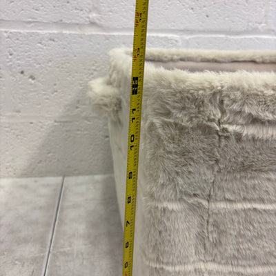 Koolaburra by Ugg Soft Fuzzy Storage Bin 17"x15"x12" Basket with Handles, White