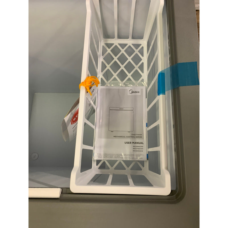 Midea 7 cu. Convertible Chest Freezer with Removable Storage, Cosmetic Blemishes