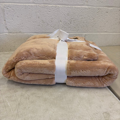 UGG Throw Blanket 50 x 70 Inches Whitecap Plush Flannel Oversized  - Rose Pink