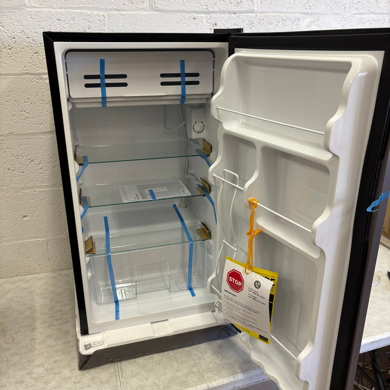 Midea 3.3cu ft Compact Refrigerator, Reversible Door, 3 Shelves, Freezer - Gray