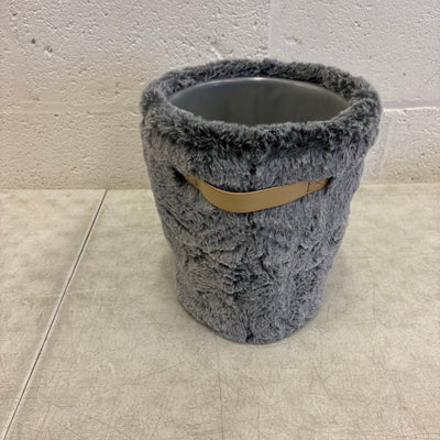 Ugg Dawson Waste Bin with Plastic Insert & Soft Outer Cover, 9"x10.5" - Charcoal