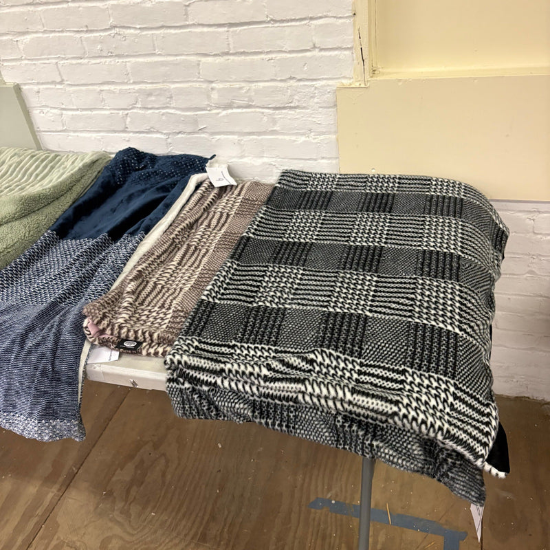 5-Pc Throw Blankets, Fuzzy, Warm& Cozy Plush Reversible Blankets, Assorted Sizes