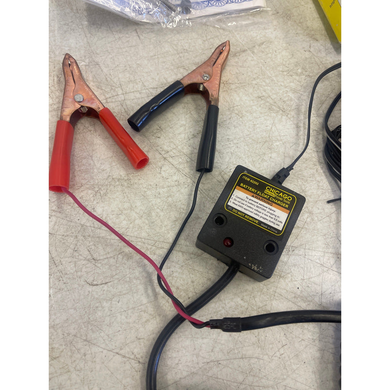 CHICAGO 12 V AUTOMATIC BATTERY FLOAT CHARGER For Flooded or Gel-Cell Batteries