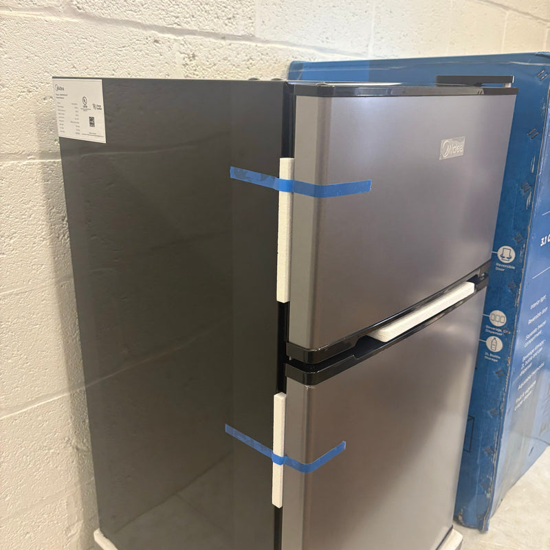 Midea 3.1 cu ft Compact Freestanding Refrigerator with Freezer, 2-Door Silver