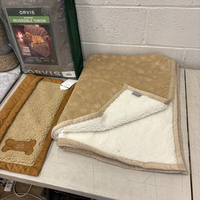 MIX-of-8 SOFT ITEMS, Pet Blankets, Weather Proof Dog Blanket. XL Dog Bed Cover