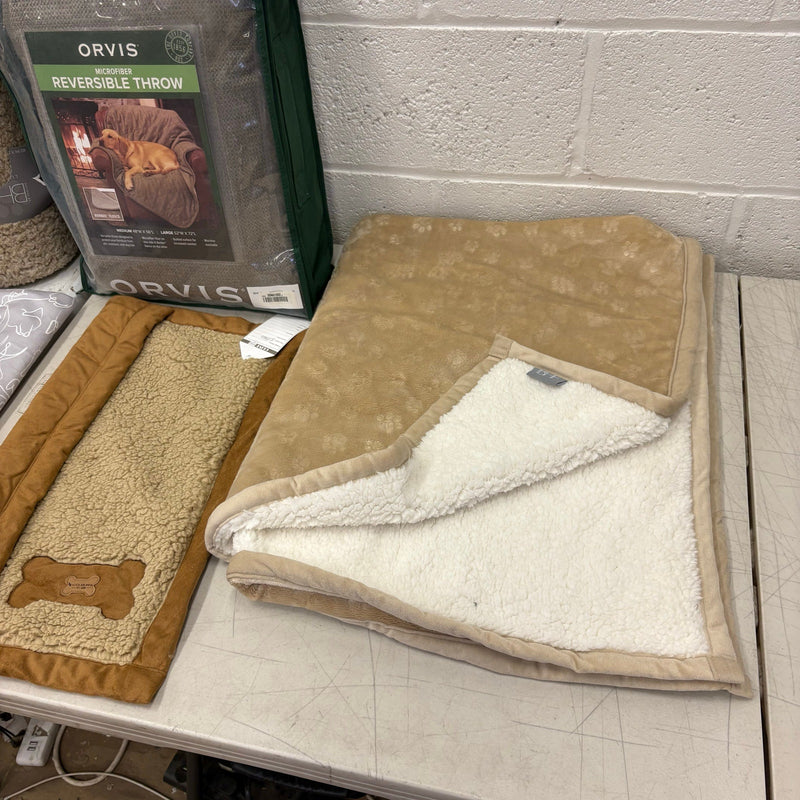 MIX-of-8 SOFT ITEMS, Pet Blankets, Weather Proof Dog Blanket. XL Dog Bed Cover