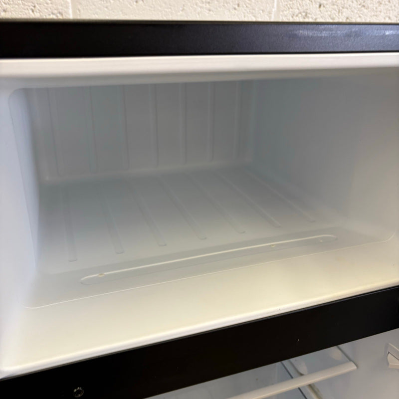 Whirlpool 3.1cu ft Mini Refrigerator & Freezer, Stainless Steel 2 Shelfs, Ding /Dent