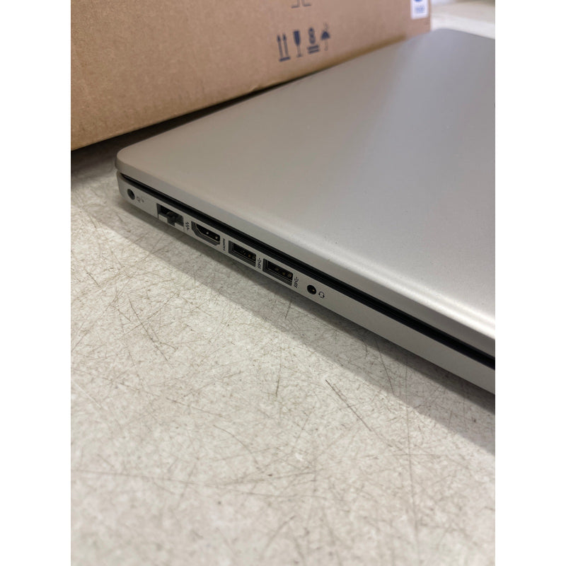 HP Notebook 17.3" i5-8265U 1.6GHz 4GB - 17-by1062st  CRACKED CASING