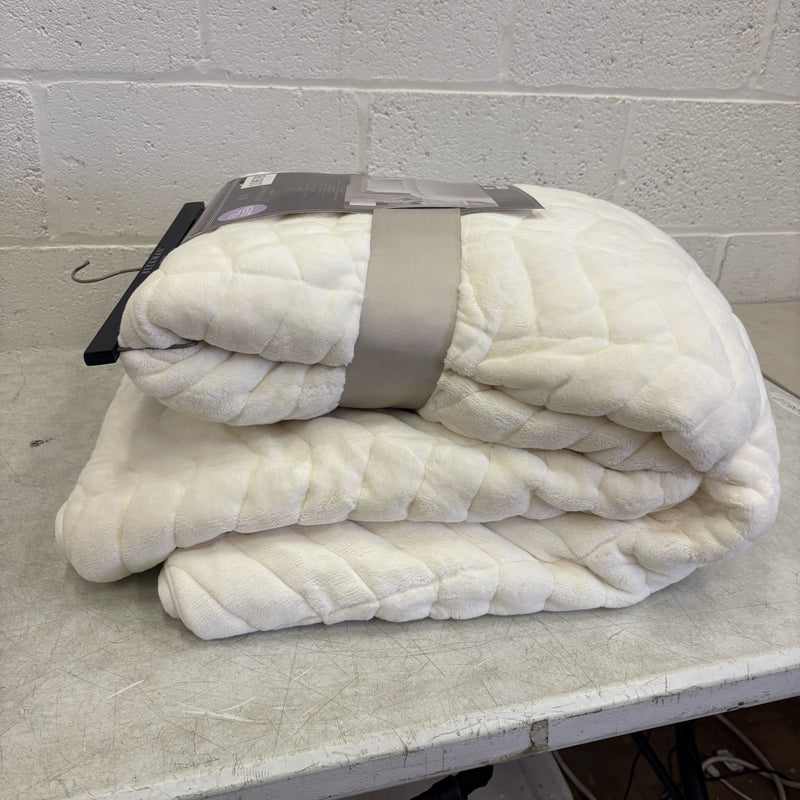 Beekman Home Full/Queen Quilt Set 2 Pillow Shams Plush, Stitching Design - White