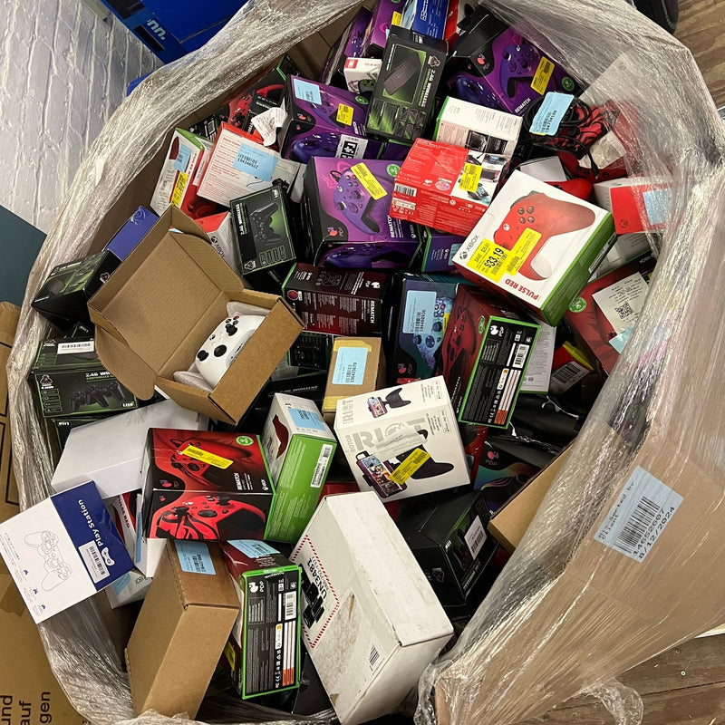 Lot of 412 Controllers for Xbox, PlayStation, Switch, Wireless & Wired, Mixed Condition, 25% Retail