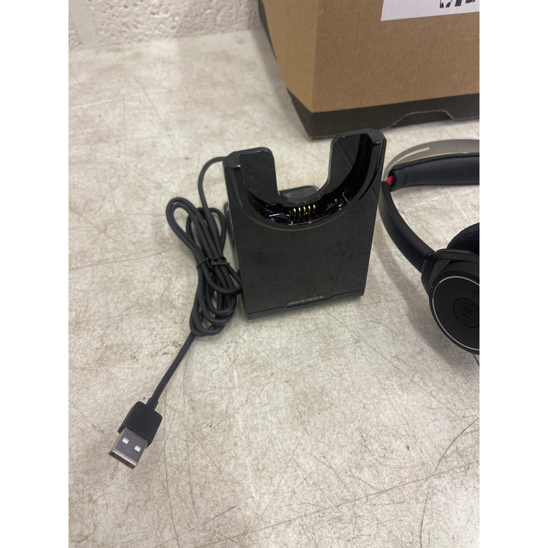 Auriculares USB Bluetooth Plantronics Voyager Focus, 12 horas de conversación, color negro, B825