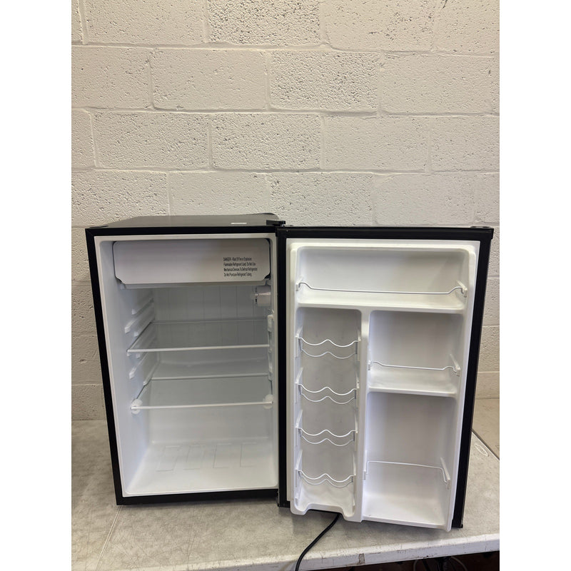 SEE DETAIL Whirlpool 4.3cu ft Mini Refrigerator Stainless Steel Freezer, Shelfs