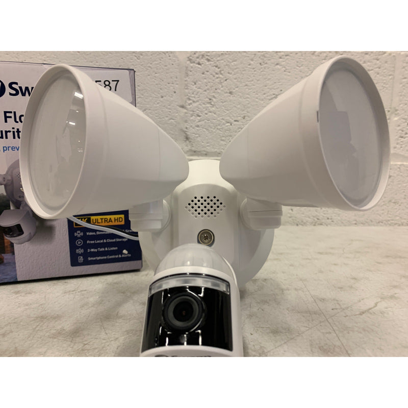 Swann Wi-Fi 4K UHD Security Cameras, Motion Activated Floodlight, Night Vision