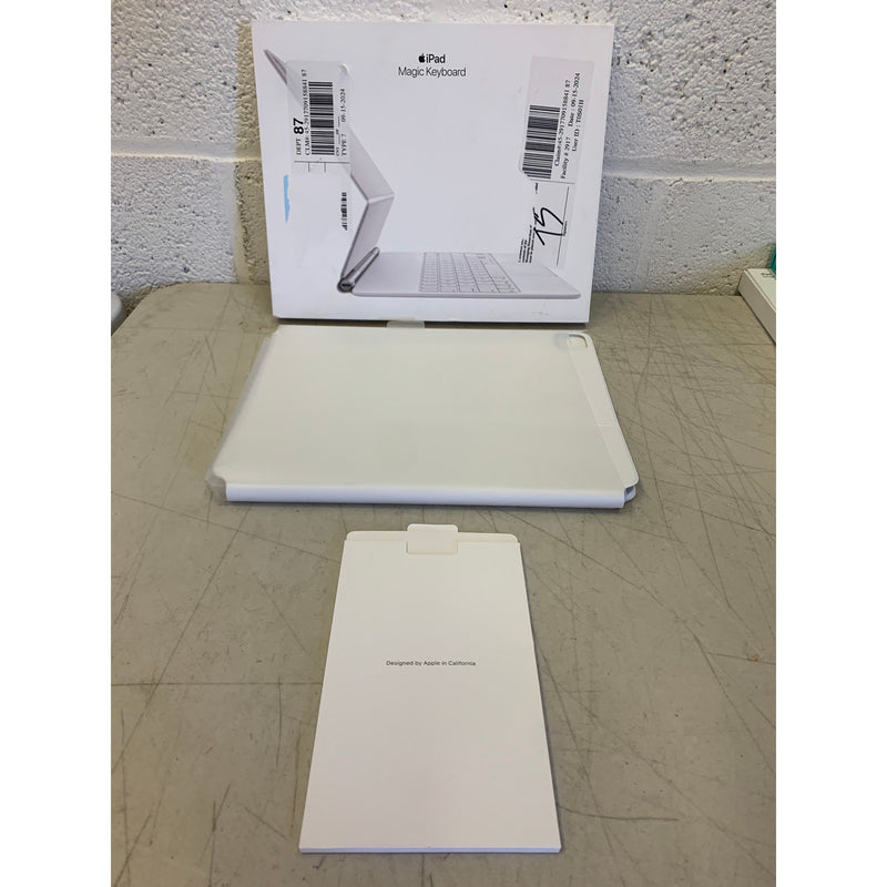 Apple - Magic Keyboard for iPad Air 13" (M2) - White MJQL3LL/A Built-in trackpad