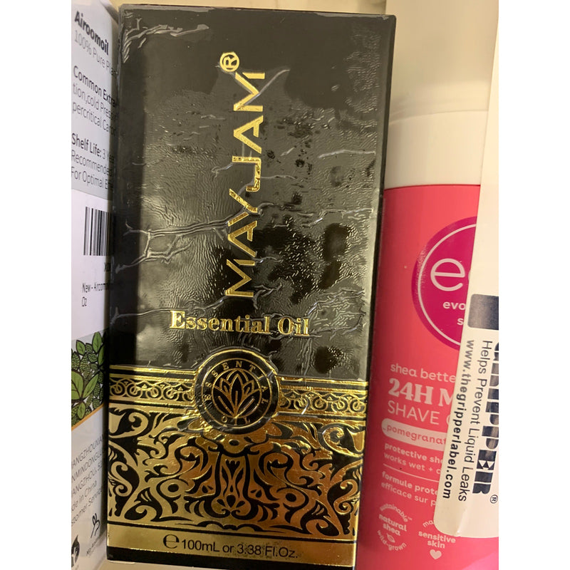 Paquete de 30 aceites esenciales y cuidado corporal: gel de afeitar, loción corporal y perfume.